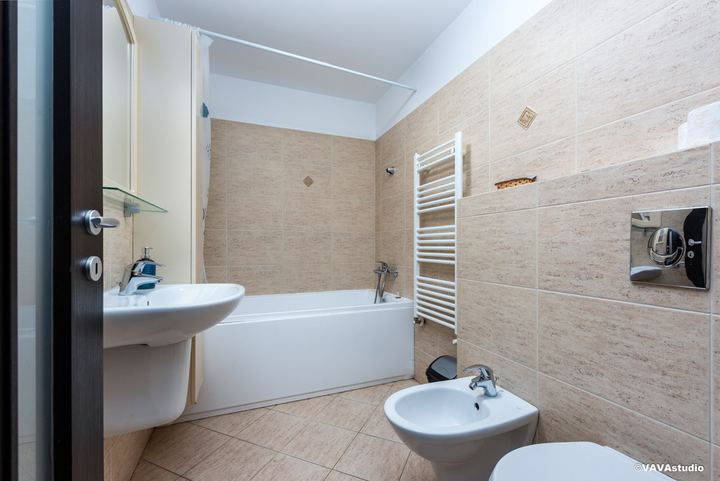 Apartament 4 · Coresi